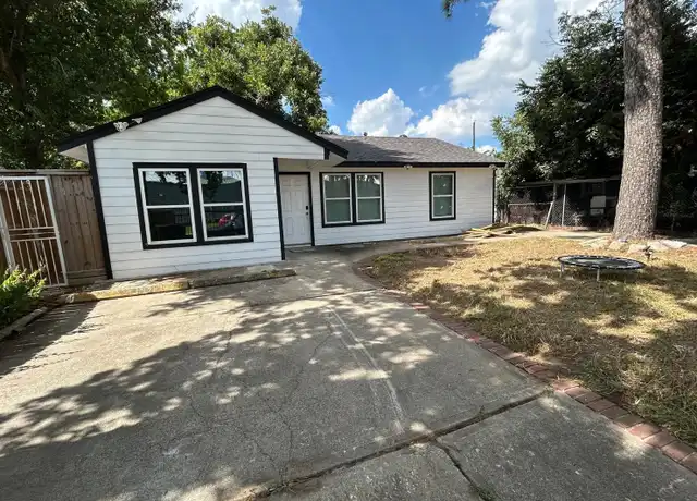 Property at 5305 Southlea St, Houston, TX, 77033, 3 beds, 2 baths, [object Object]
