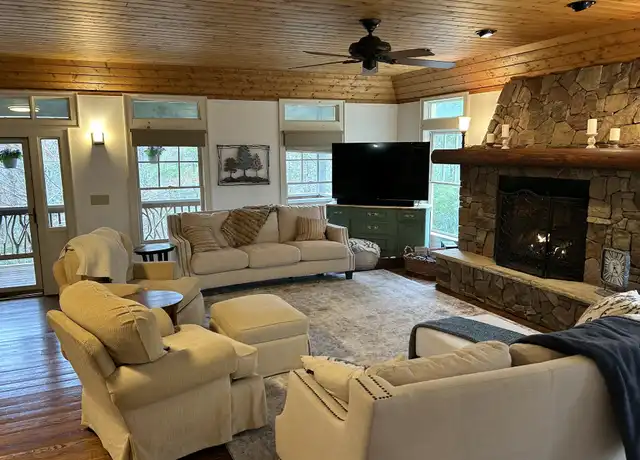 Property at 626 Sapphire Post Office Rd, Sapphire, NC, 28774, 3 beds, 2.5 baths, [object Object]