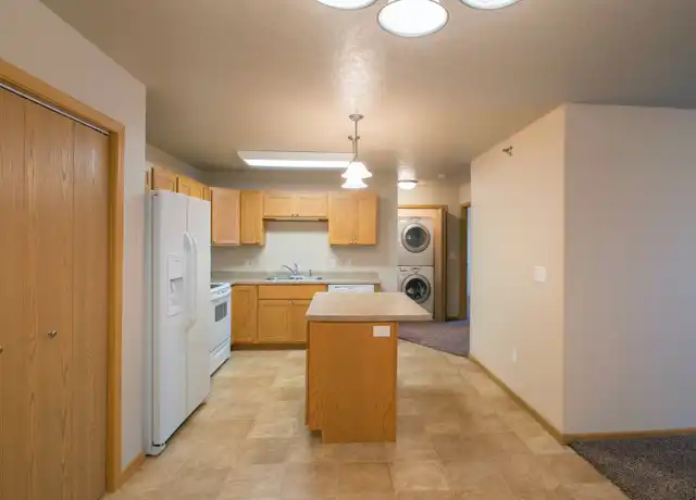 Property at Lindenwood Apartments - 3705 2nd St NE, Minot, ND, 58703, 2 beds, 1 bath, [object Object]