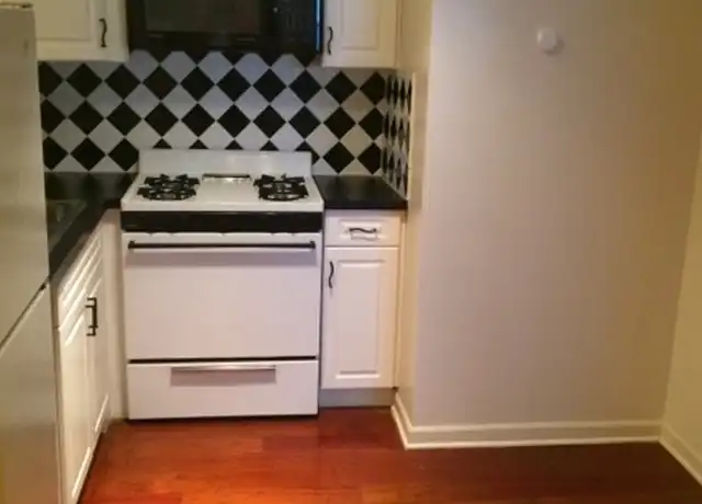 Property at 7642 S Exchange Ave, Chicago, IL, 60649, 1 bed, 1 bath, [object Object]