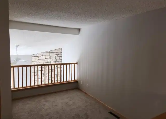 Property at 18302 Kerrville Trl, Lakeville, MN, 55044, 2 beds, 2 baths, [object Object]