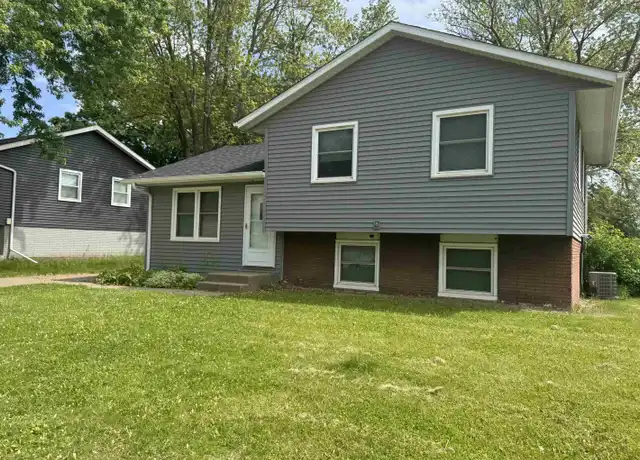 Property at 1841 Valley Dr, Davenport, IA, 52806, 3 beds, 1 bath, [object Object]