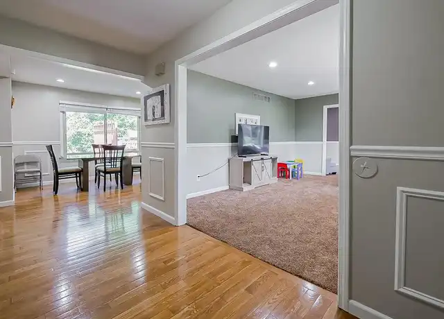 Property at 6054 Wynford Dr, West Bloomfield, MI, 48322, 4 beds, 2.5 baths, [object Object]