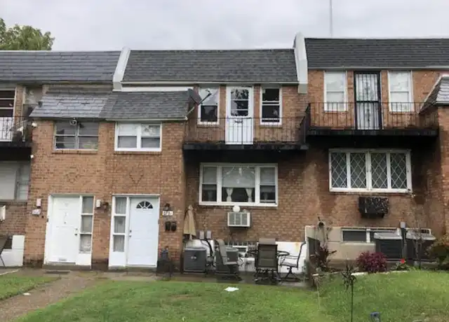 Property at 2731 Cranston Rd Unit First Floor, Philadelphia, PA, 19131, 2 beds, 1 bath, [object Object]