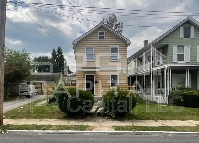 Property at 386 E Liberty St, Chambersburg, PA, 17201, 3 beds, 1 bath, [object Object]