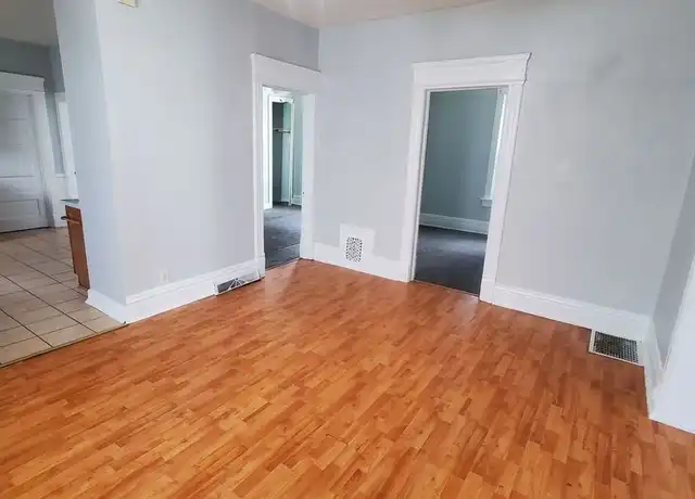 Property at 2215-2217 W Mineral St Unit 2215 Lower, Milwaukee, WI, 53204, 3 beds, 1 bath, [object Object]