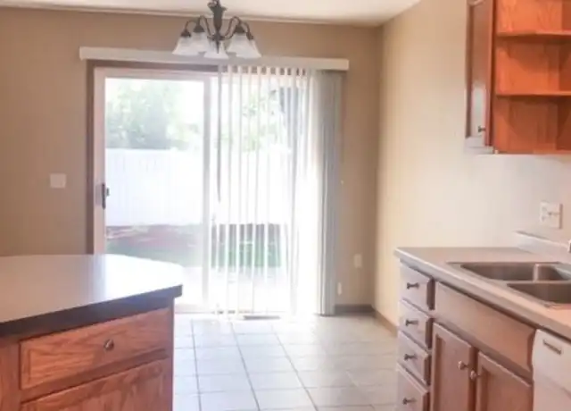 Property at 3566 E Meadows Pl Unit 3572, Eau Claire, WI, 54701, 3 beds, 2 baths, [object Object]