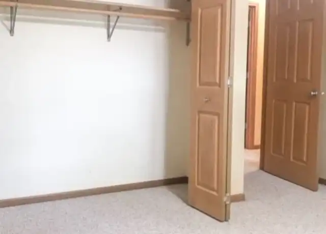 Property at 3566 E Meadows Pl Unit 3572, Eau Claire, WI, 54701, 3 beds, 2 baths, [object Object]