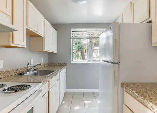 Property at Stonehedge - 1501 N Shore Dr, East Lansing, MI, 48823, 0-2 beds, 1-1.5 bath, [object Object]