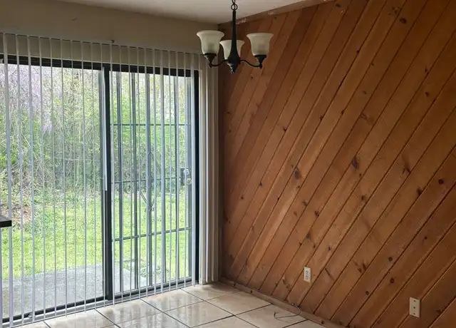 Property at 3405 Maple Creek Ln Unit B, Chattanooga, TN, 37411, 1 bed, 1 bath, [object Object]
