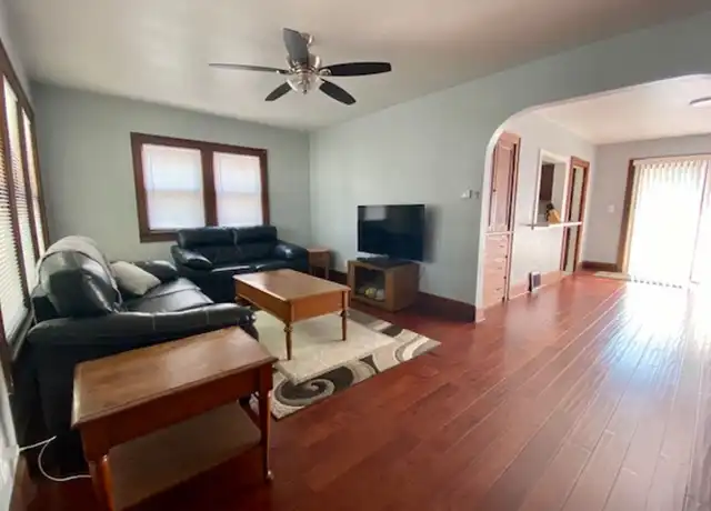 Property at 709 Phoebe St, Green Bay, WI, 54303, 2 beds, 1 bath, [object Object]