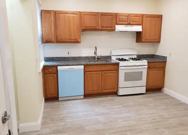 Property at 194 Kelton St Unit 2, Allston, MA, 02134, 4 beds, 2 baths, [object Object]
