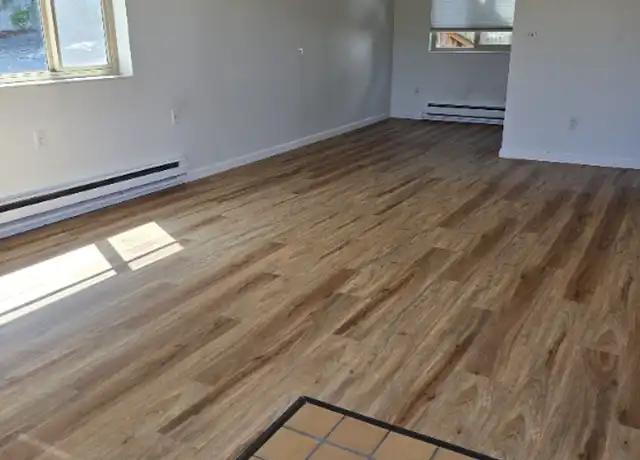 Property at 3610 14th Ave W Unit 8, Seattle, WA, 98119, 1 bed, 1 bath, [object Object]