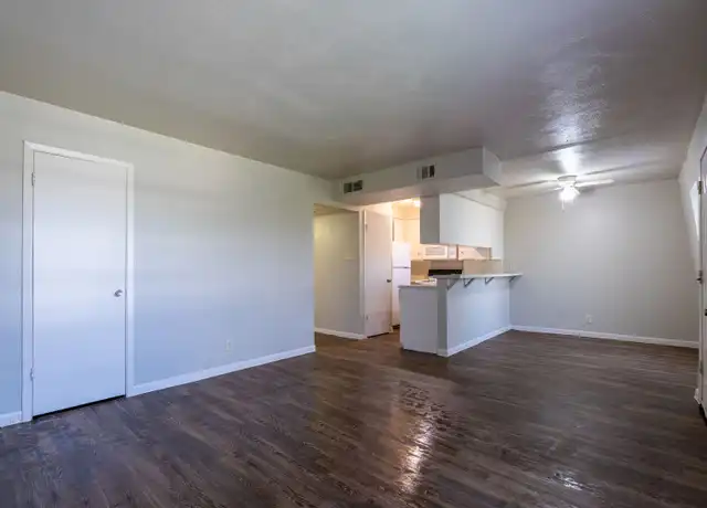 Property at 5100 Hawthorne Dr Unit 707, Waco, TX, 76710, 2 beds, 1 bath, [object Object]