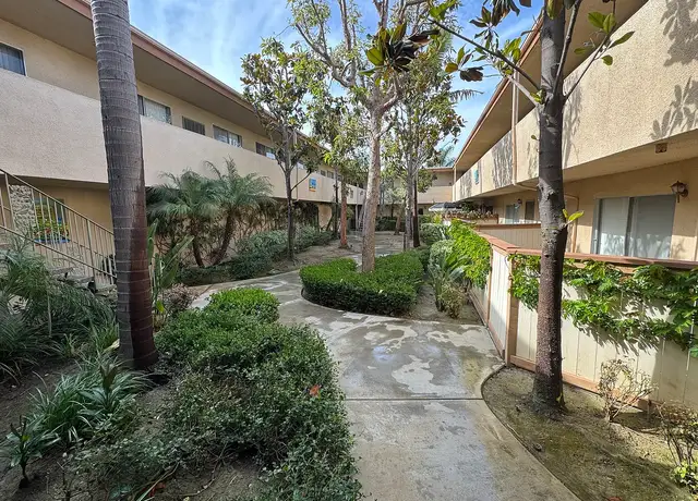 Photo of 4131 Deeboyar Ave, Lakewood, CA 90712