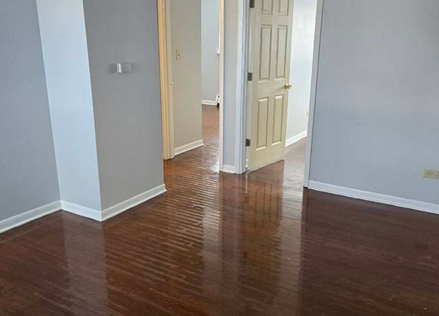 Photo of 400 W Division St Unit 3, Villa Park, IL 60181