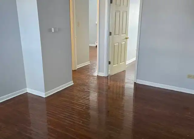 Property at 400 W Division St Unit 3, Villa Park, IL, 60181, 2 beds, 1 bath, [object Object]