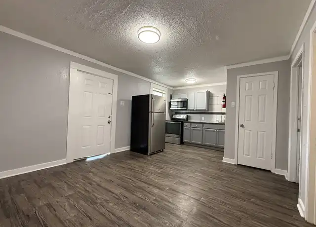Property at 321 Blanks St Unit 8, Seguin, TX, 78155, 3 beds, 1 bath, [object Object]