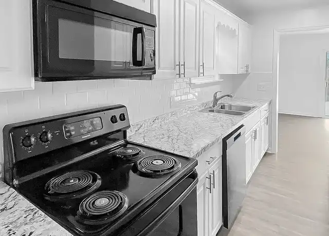 Property at Crescent Place Apartments - 10611 Abercorn St, Savannah, GA, 31419, 1-2 bed, 1-1.5 bath, [object Object]