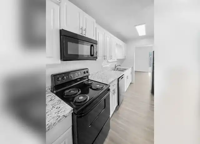 Property at Crescent Place Apartments - 10611 Abercorn St, Savannah, GA, 31419, 1-2 bed, 1-1.5 bath, [object Object]
