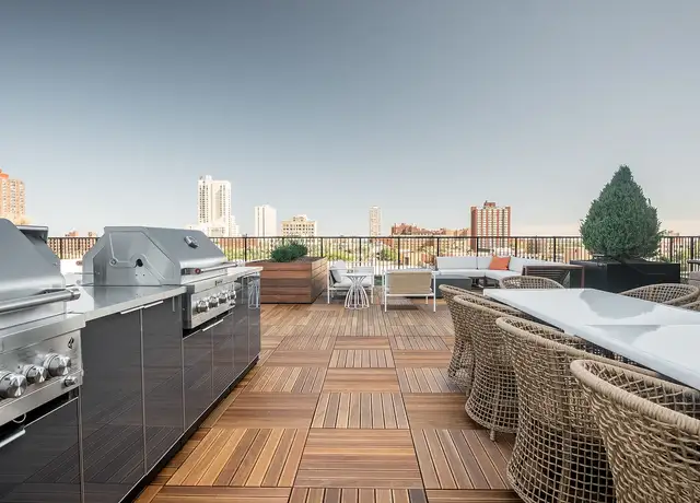 Photo of 5050 N Broadway St, Chicago, IL 60640
