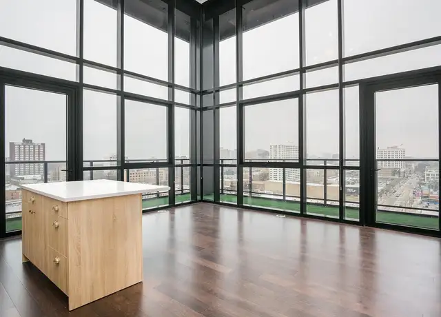 Photo of 5050 N Broadway St, Chicago, IL 60640