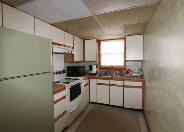 Property at 2106 W Main St Unit B, Muncie, IN, 47303, 1 bed, 1 bath, [object Object]