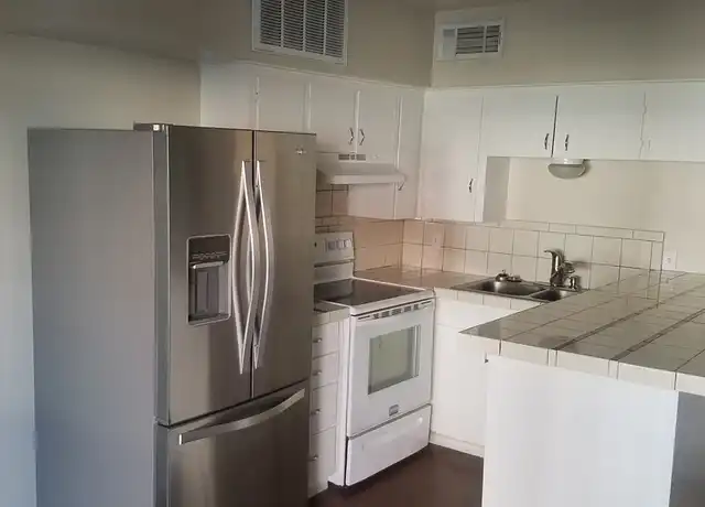 Property at 304 Smith St Unit 304/102, Grapevine, TX, 76051, 1 bed, 1 bath, [object Object]