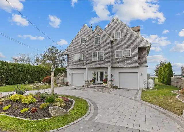 Property at 30 Attleboro Ave, Portsmouth, RI, 02871, 3 beds, 2.5 baths, [object Object]
