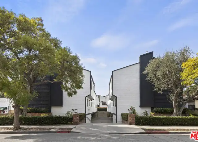 Property at 2666 31st St #2, Santa Monica, CA, 90405, 2 beds, 2.5 baths, [object Object]