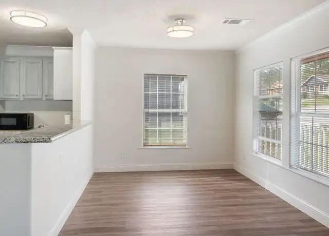 Property at 113 Varsity Cir Rm C, Huntsville, TX, 77340, 1 bed, 1 bath, [object Object]