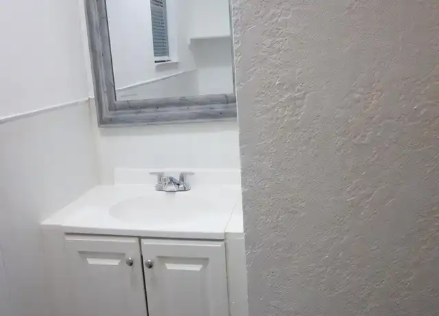 Property at 1210 Oak St, McKinney, TX, 75069, 2 beds, 1 bath, [object Object]