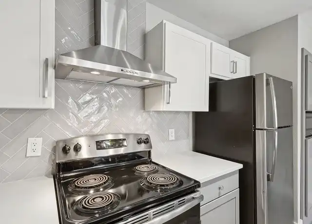 Property at Lennox - 10350 W McDowell Rd, Avondale, AZ, 85392, 1-2 bed, 1-2 bath, [object Object]