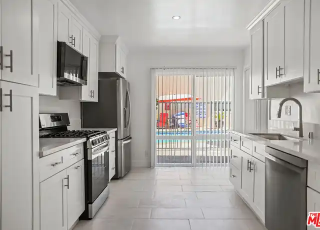 Property at 11860 Chandler Blvd Unit 10, Valley Village, CA, 91607, 29 beds, 25 baths, [object Object]