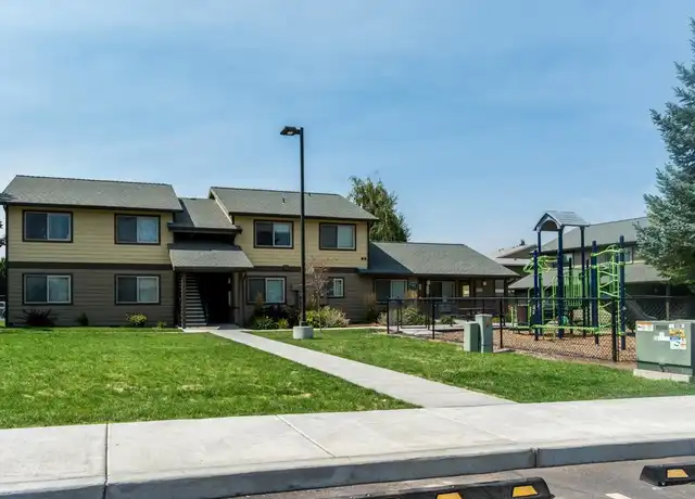 Property at 950 SW Madison St Unit 102, Madras, OR, 97741, 2 beds, 1 bath, [object Object]