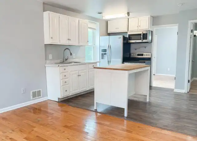 Property at 32 Park Ave Unit 3rd Floor, Albany, NY, 12202, 2 beds, 1 bath, [object Object]
