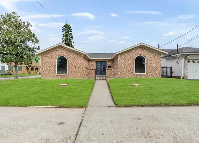 Property at 1202 37th St, Galveston, TX, 77550, 3 beds, 2 baths, [object Object]
