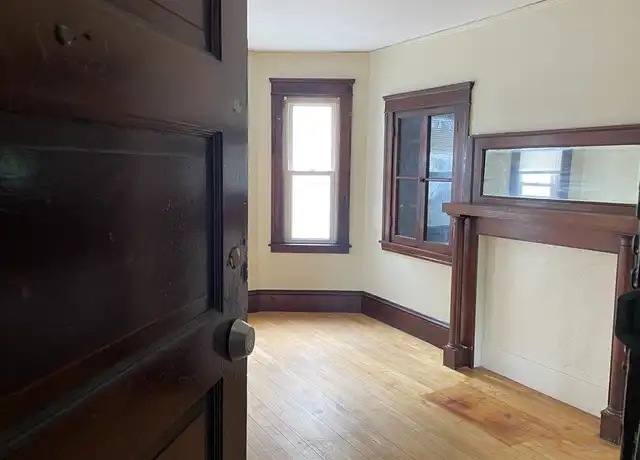 Property at 10 Agawam St Unit 2, Worcester, MA, 01603, 3 beds, 1 bath, [object Object]