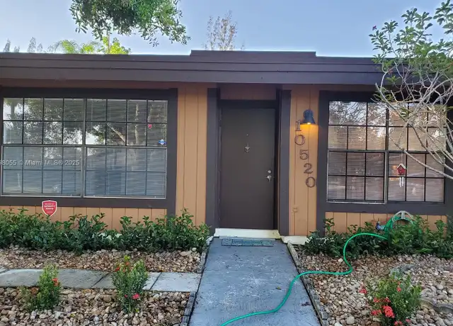 Property at 10520 Buttonwood Ave #10520, Pembroke Pines, FL, 33026, 2 beds, 2 baths, [object Object]