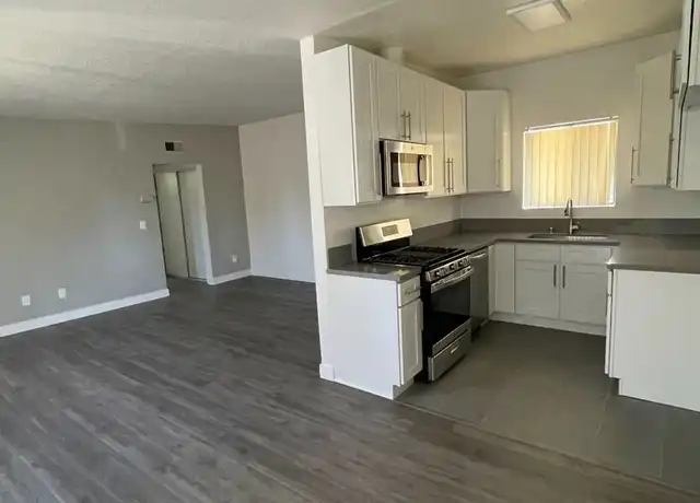 Property at 6545 Hazeltine Ave Unit 211, Van Nuys, CA, 91401, 1 bed, 1 bath, [object Object]
