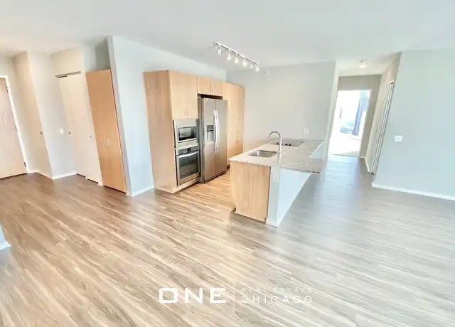 Property at 206 E Illinois St Unit 4, Chicago, IL, 60611, 3 beds, 3 baths, [object Object]