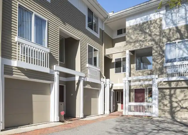Property at 39 Dana St #5, Cambridge, MA, 02138, 3 beds, 2 baths, [object Object]