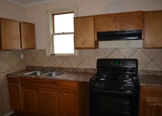 Property at 915 Sunset Ave Unit 915, Utica, NY, 13502, 3 beds, 1 bath, [object Object]