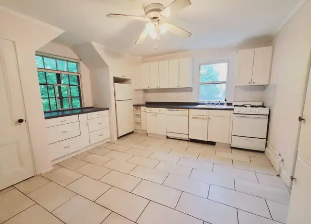 Property at 67 4th St, Stamford, CT, 06905, 2 beds, 1 bath, [object Object]