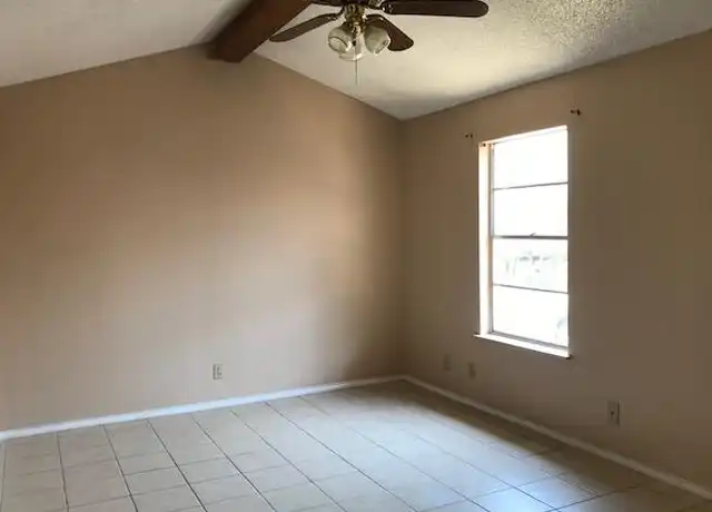 Property at 1400 Clamp Ave, San Antonio, TX, 78221, 2 beds, 1 bath, [object Object]