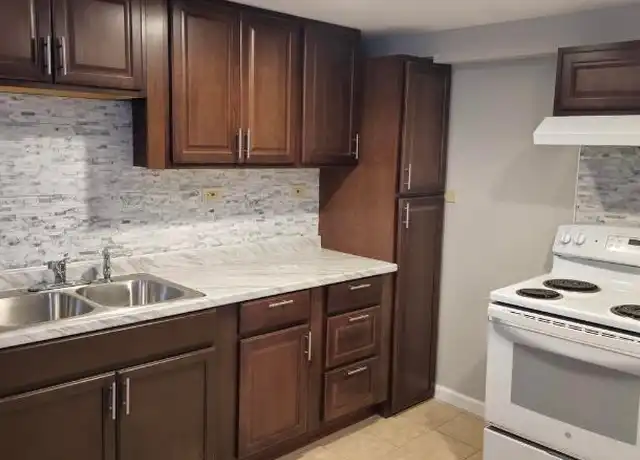 Property at 8141 W 84th Pl, Justice, IL, 60458, 2 beds, 1 bath, [object Object]