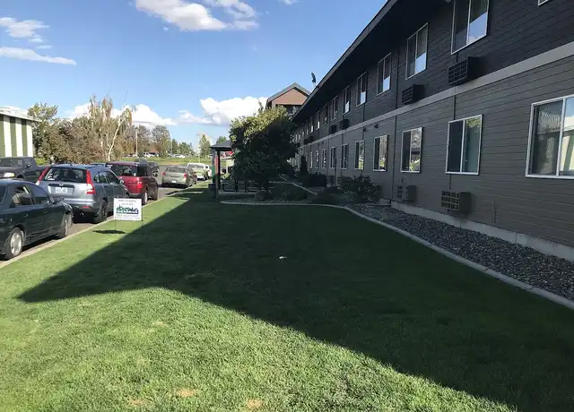 Property at Cascade Village - 206 E 15th Ave, Ellensburg, WA, 98926, 1-2 bed, 1 bath, [object Object]