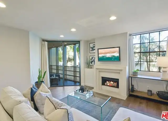 Property at 740 N Kings Rd #215, West Hollywood, CA, 90069, 1 bed, 1 bath, [object Object]