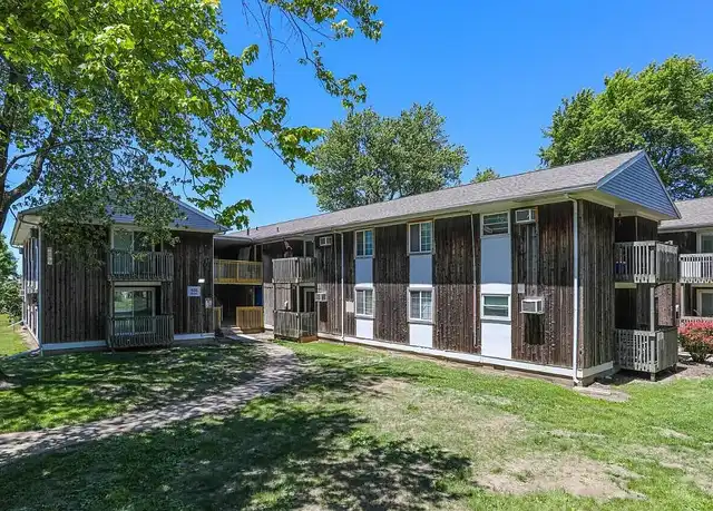 Property at Windcrest Apartments - 404 Edgebrook Dr, Champaign, IL, 61820, 1 bed, 1 bath, [object Object]