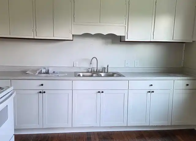 Property at 106 E Hunter St Unit A, Madison, NC, 27025, 2 beds, 1 bath, [object Object]